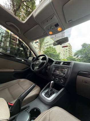 VOLKSWAGEN JETTA 2.0 COMFORTLINE FLEX 4P TIPTRONIC